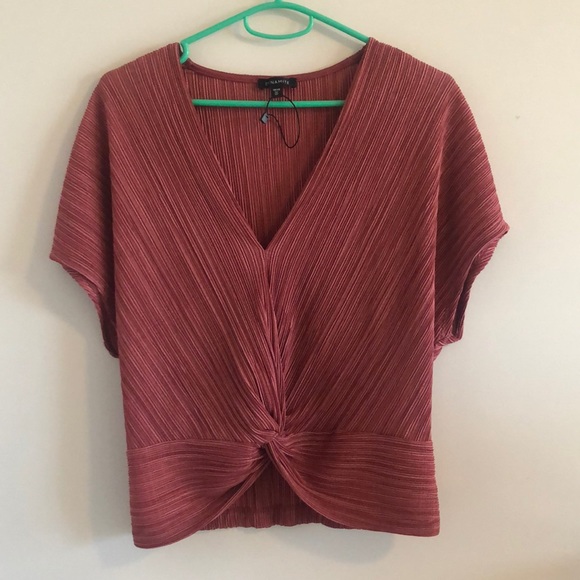 (3/$15) NWOT! Dynamite top! - Picture 1 of 3
